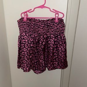 Pants Store Pink Leopard shorts